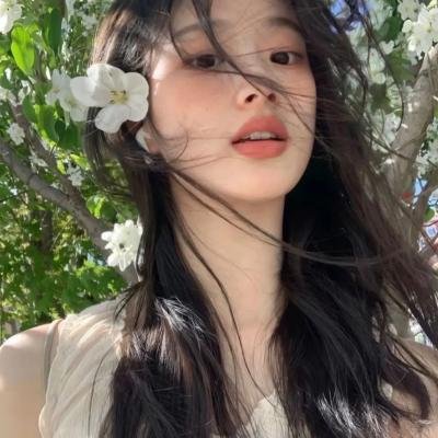 公寓里的两个女人